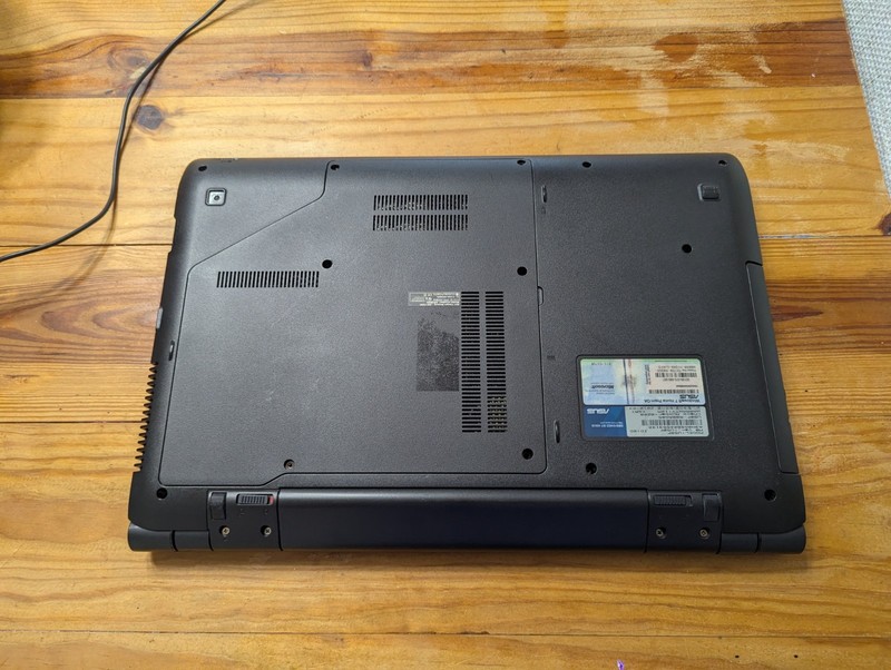 ASUS U50F RBBAG05 INTEL I3 330M 2GB NO HD posts works, FOR PARTS gallery