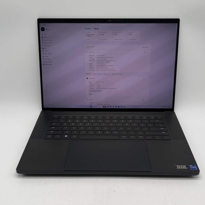 Razer Blade 16 RZ09-0510 16" i9-14900HX 2.2GHz 32GB RAM 2TB SSD GeForce RTX 4090 gallery