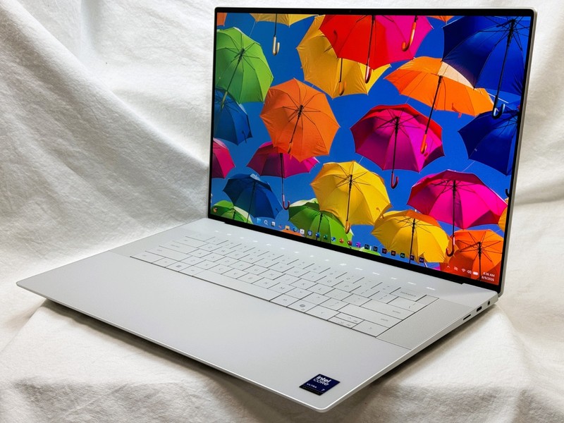 Dell 16 Premium 16250 16.3" OLED TOUCH - Ultra 7, 32GB, 1 TB SSD, RTX 5050, WARR gallery