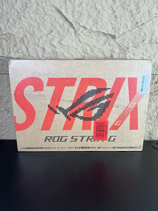 ASUS ROG Strix G16 2025 RTX 5070 Ti Core Ultra 9 32GB 1TB 240Hz Gaming Laptop gallery