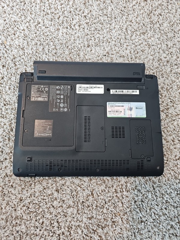 Gateway KAV60 10" Intel Atom N270 1.60GHz 1GB RAM 160GB HDD Win XP HOME + Case gallery