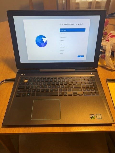Dell G7 7588 15.6" (1TB Storage, Intel i7-8750H, 2.20GHz, 16GB RAM, 6GB NVIDIA) gallery