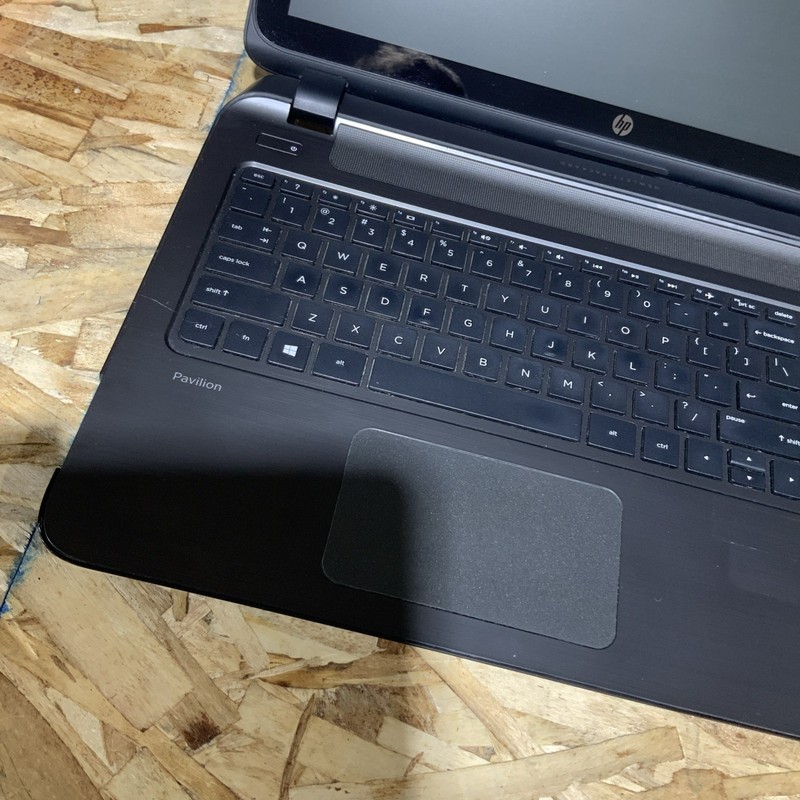 HP Pavilion 15 Notebook - 15" 15-p227NR - AMD A10-5745M - 8GB 1TB HD Win 10 H093 gallery