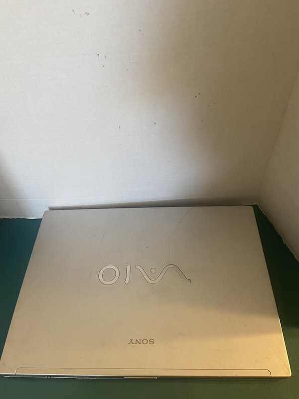Sony Vaio laptop Vgn-Fz-140E 40GB HDD 2GB RAM 1.8GHZ Missing CD Cover. gallery