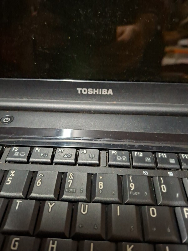 Toshiba Satellite Pro L300-EZ1525 Intel Core 2 Duo T6670 2.2GHz 3 GB NO HDD gallery