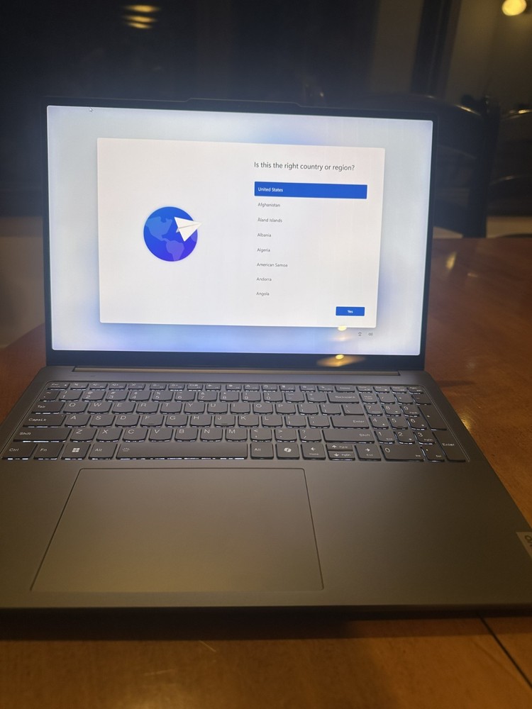 Lenovo Yoga Pro 9i 16IMH9 16" Core Ultra 9 185H 32GB RAM 1TB GeForce RTX 4060