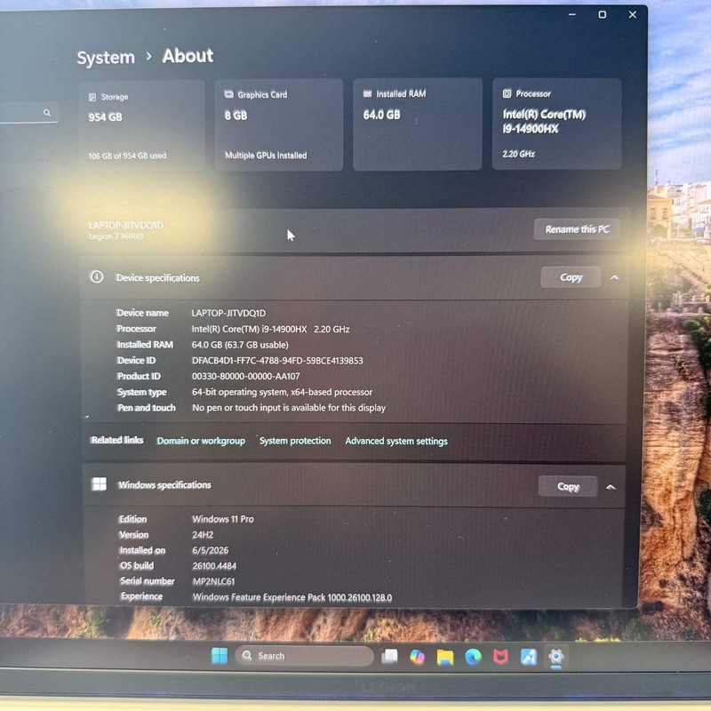 Lenovo Legion 7 16IRX9 16" i9-14900HX 3.8GHz 64GB RAM 1TB SSD GeForce RTX 4070 gallery
