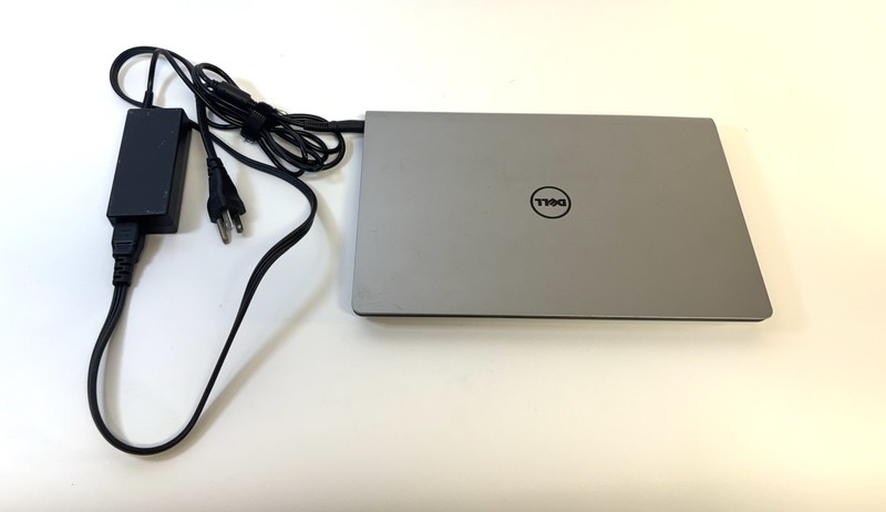 Dell Inspiron 3135 Laptop AMD A6 11.6” Not Working For Parts Repair w/ Charger gallery