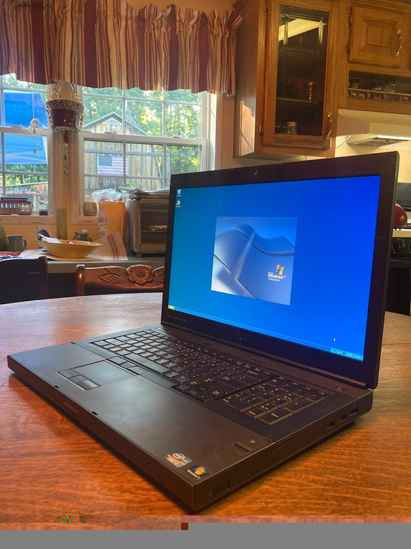 15.6" Dell E6520/30 Laptop Vintage Windows 7 Pro 64 Bit i5 2.5ghz 4gb 250gb DVD gallery