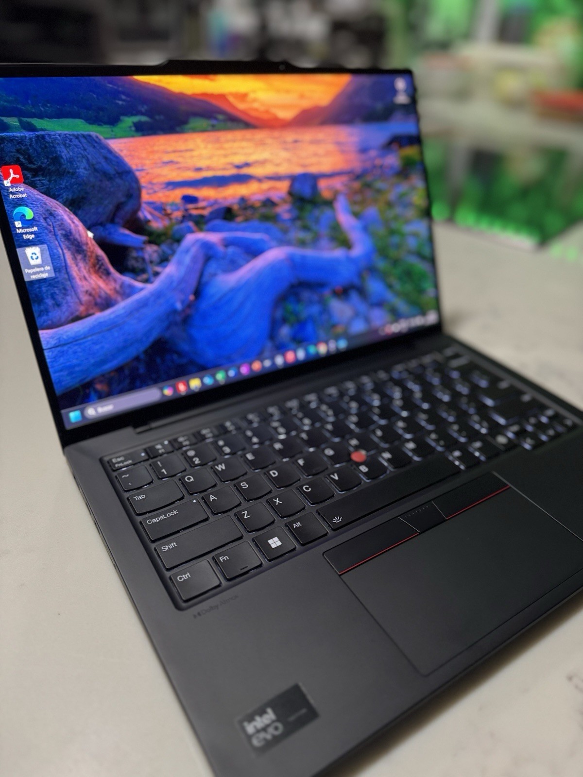 Lenovo ThinkPad X1 Carbon Gen 12 Intel(R) Core(TM) Ultra 7 155H 32 GB RAM gallery