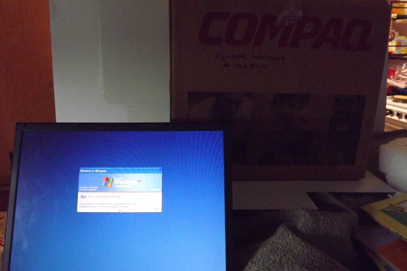 Compaq Evo N600c 15" Laptop Windows XP + Charger = Original SHIPPING Box gallery