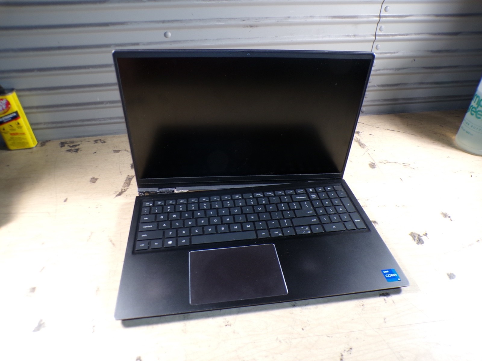 DELL VOSTRO I5 5510 INTEL CORE I5-11320H 8GB RAM **BR0KEN HINGE/ POWER ON BOOT gallery