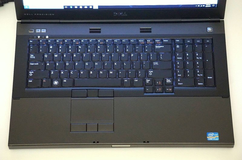 Workstation 17.3" DELL M6600 i7-Quad (512GB SSD + 1TB) DVDRW 32GB Quadro 4000M gallery