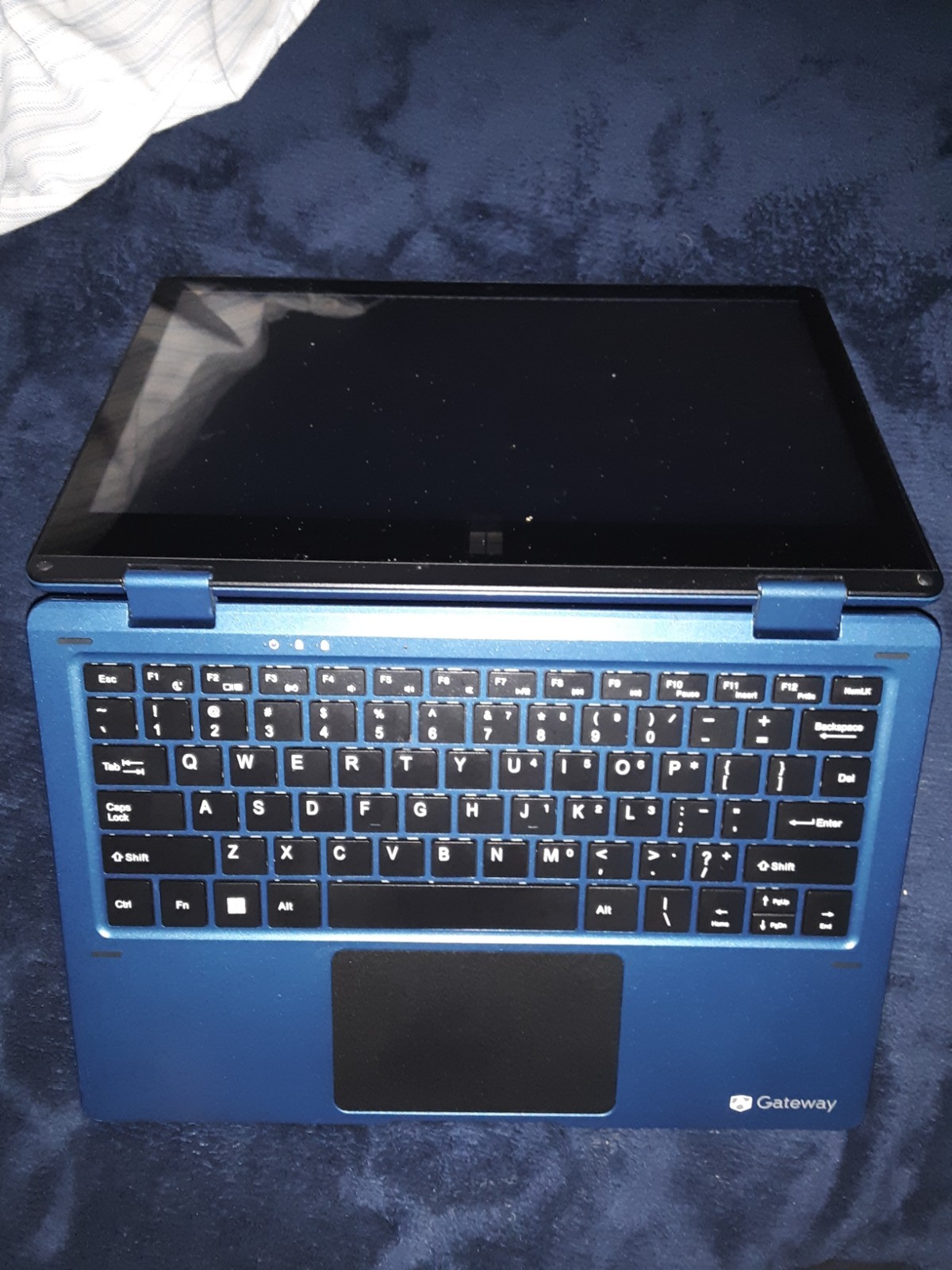 Gateway Convertible 11.6" (64GB SSD, Intel Celeron 4020, 1.10GHz, 4GB RAM)... gallery