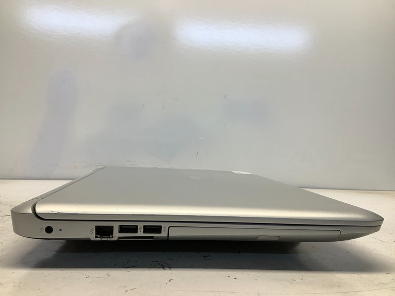 HP Pavilion 17-G121WM AMD A10-8700P 1800MHz 8 GB NO HDD gallery