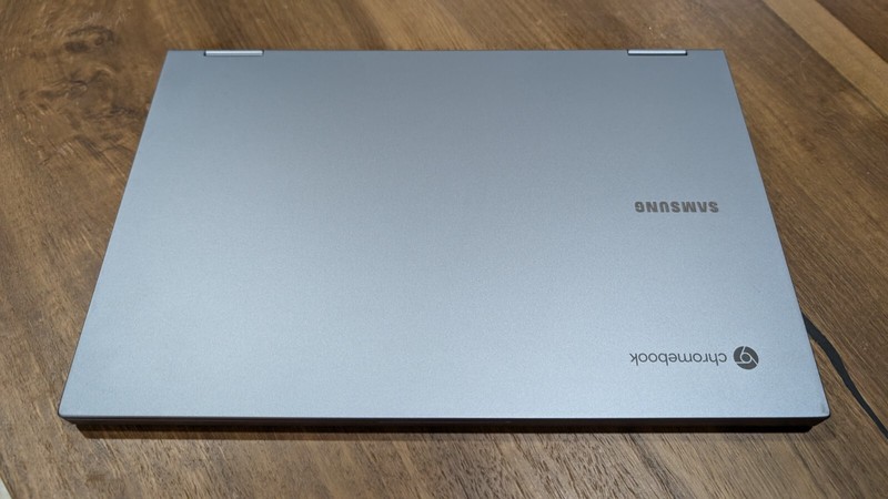 Samsung Galaxy Chromebook 2, 13.3” i3 128GB 8GB RAM Mercury Grey XE530QDA-KB1US gallery