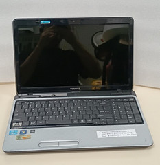 Toshiba Satellite L755-S5349 _ i3-2330 @ 2.20 _ 4GB RAM 640gb HD BAD BACKLIGHT
