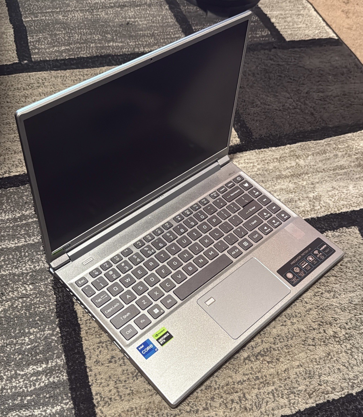 Acer Predator Triton 16 PT16-51-76XZ Laptop i7 RTX 4070 16" 240Hz 8GB RAM gallery