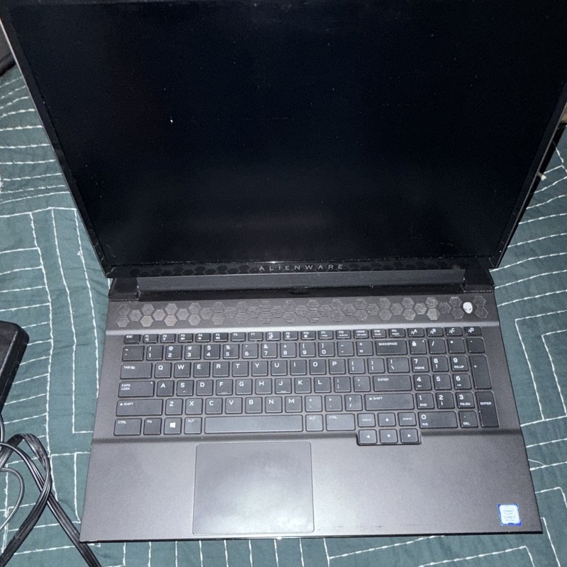 Alienware 17in i7 9th Gen 16GB GTX 1660 Ti SSD Win 11 Pro Black gallery