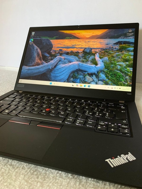 Lenovo ThinkPad T490 i5-8365U 4x4.1Ghz Max 16GB 2TB SSD 14.1" FHD IPS Win11 gallery