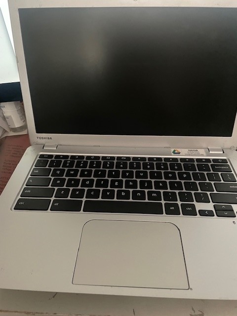 Toshiba Chromebook CB35-B3330 N2840 2GB RAM 16GB SSD 13.3" LED for parts