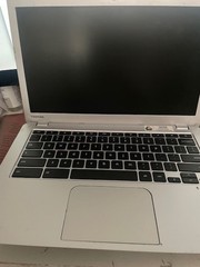 Toshiba Chromebook CB35-B3330 N2840 2GB RAM 16GB SSD 13.3″ LED for parts