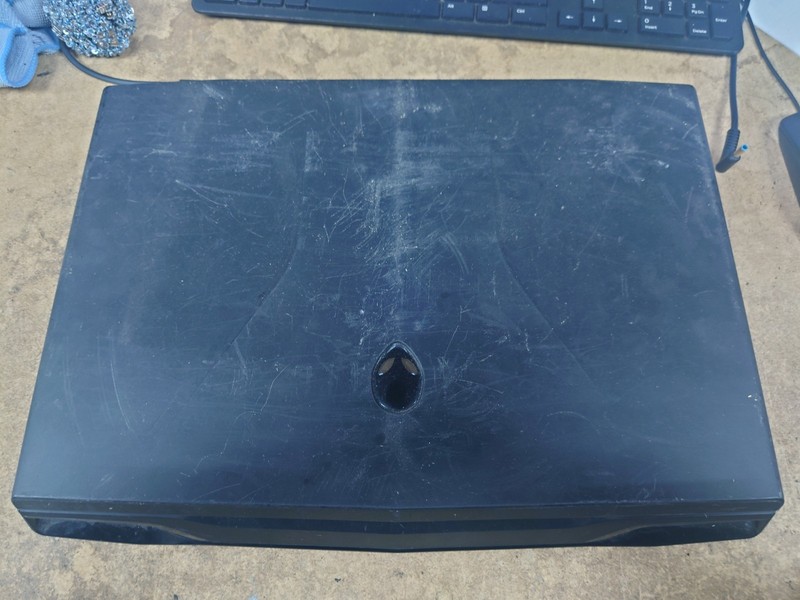 Alienware M17xR4 17.3" FHD i7-3720QM 16GB RAM 1TB SSD GTX 765M No OS gallery