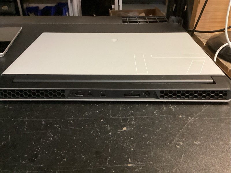 ALIENWARE M17 R3 i9-10980HK 32GB RAM 512GB (x2) SSD RTX 2070 No OS/CHARGER gallery