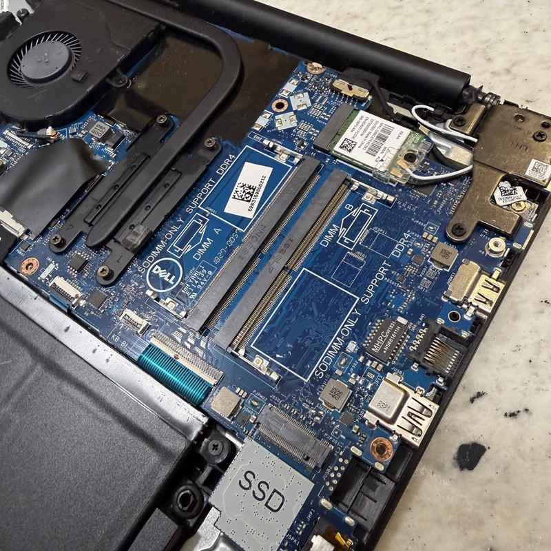 Dell Latitude 3590 i5-8250U 1.6GHz No RAM/No HDD Tested To Bios Boot gallery