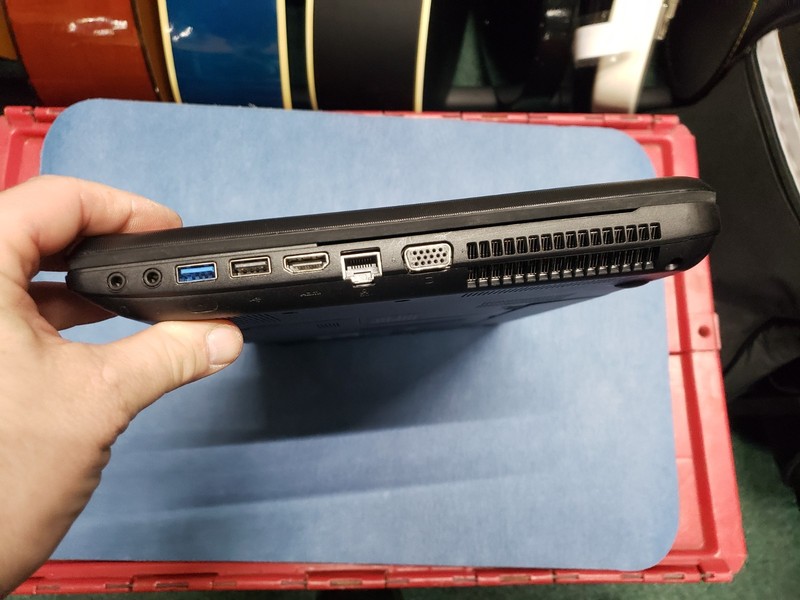 Toshiba laptop C55T-A5103 i3-4000m 2.40ghz 4gb ram 700gb hdd for parts gallery