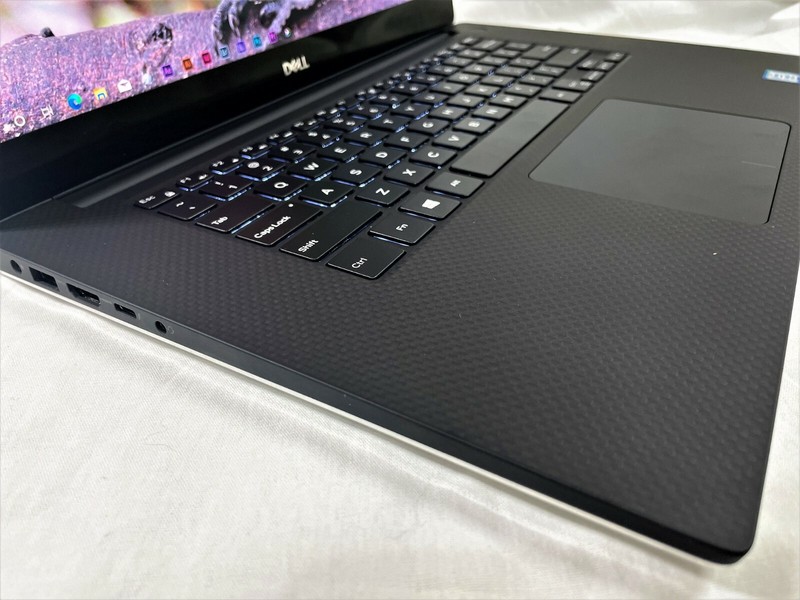 Dell XPS 15 7590 15.6" 4K TOUCH ✔i7-9750H ✔64GB RAM✔1TB SSD ✔WiFi 6✔GTX 4GB✔W10P gallery