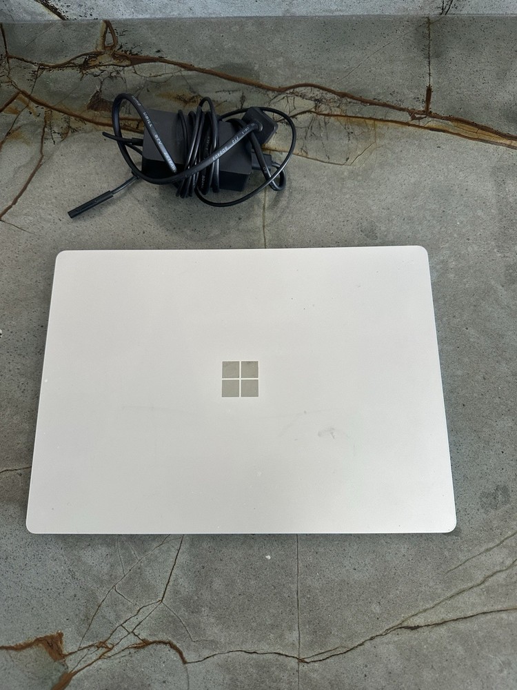 Microsoft Surface Laptop 4 (Intel i5 11th Gen / 16GB RAM / 512 SSD) 13.5in