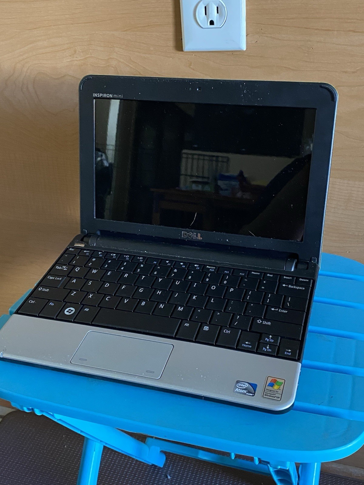 Dell Inspiron Mini 1012 Netbook – Completely Untested – For Parts/Repair gallery