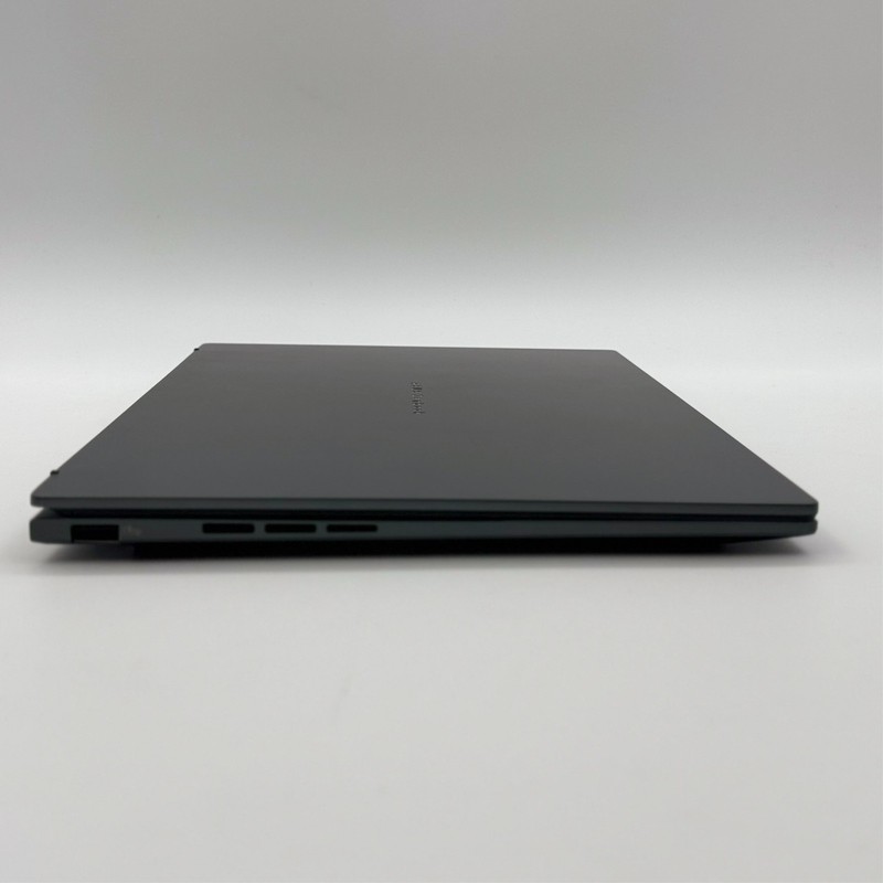 ASUS Zenbook 14" OLED Touch WUXGA Laptop Intel Core Ultra 9 285H 32GB 1TB gallery