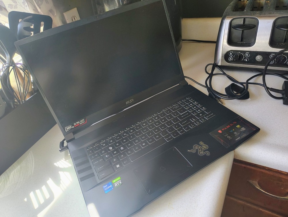 Msi Pulse GL76 Gaming Laptop