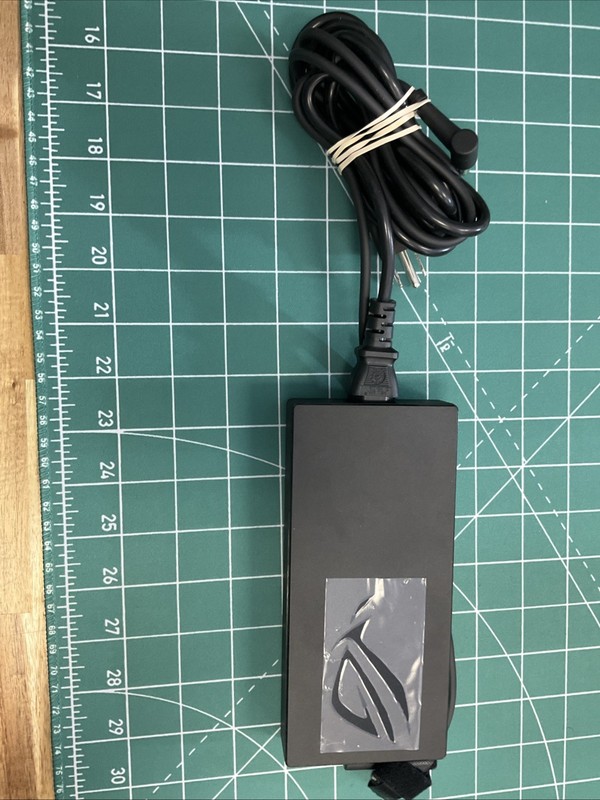 ASUS - ROG Strix G16 16” Ryzen 9 9955HX 16GB RAM 1TB SSD RTX 5050 8GB gallery