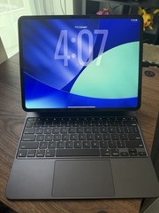 Apple iPad Pro 13” M4 256GB Space Black + Magic Keyboard | Excellent Condition