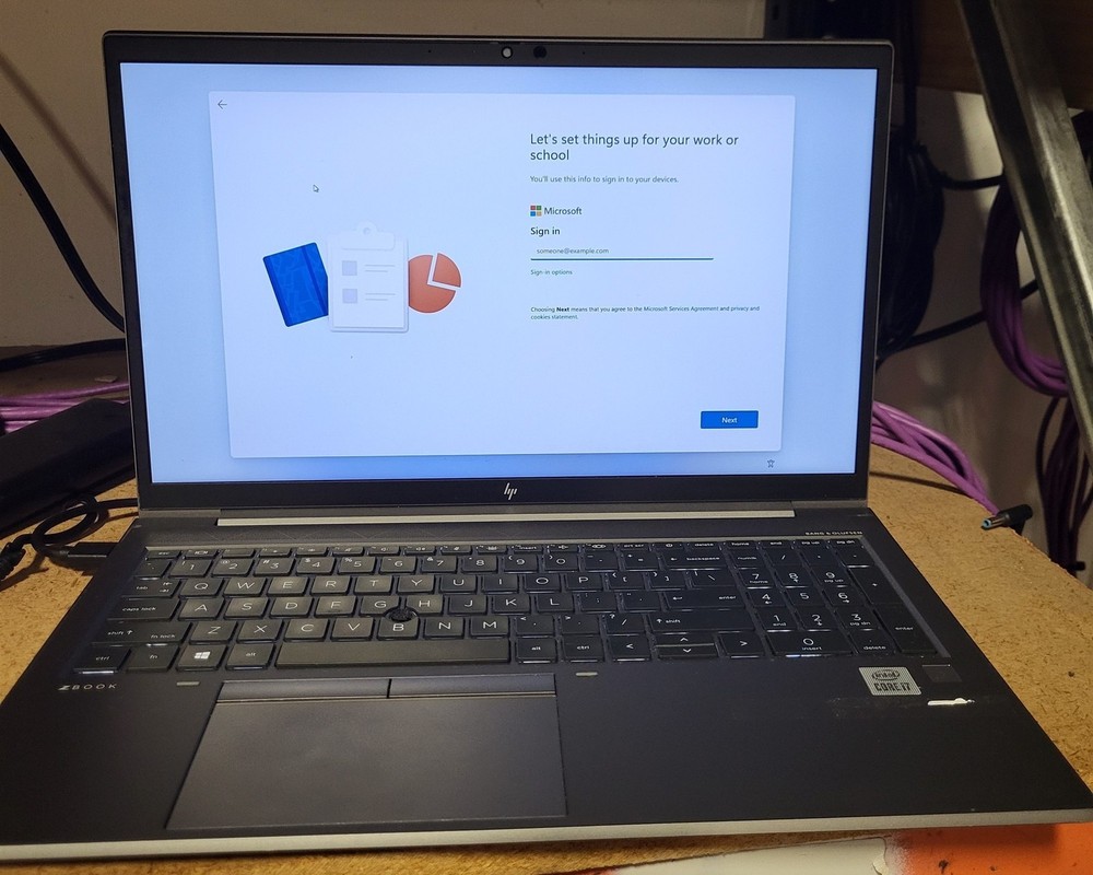 Scratched LCD HP ZBook Firefly 15 G7 Intel i7-10510U 1.8GHz 16GB 512GB SSD