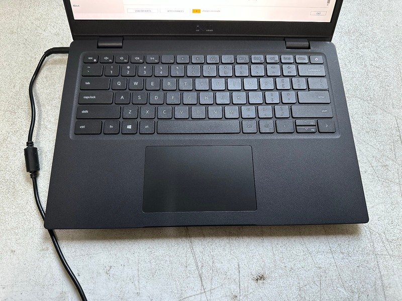Dell Latitude 3420 14 FHD (i7-1165G7 @2.80, 8GB RAM, Boot To Bio) NO HD/ADAPTER gallery