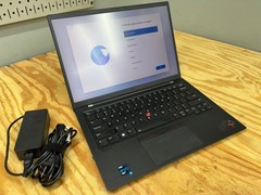 Lenovo ThinkPad X1 Carbon Gen 9 14″ WUXGA i7-1185G7 16GB 512GB SSD Win11 Pro