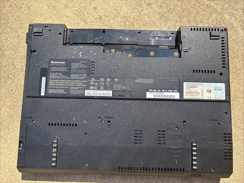 Lenovo ThinkPad R61e 15" Laptop Intel Celeron UNTESTED FOR PARTS gallery