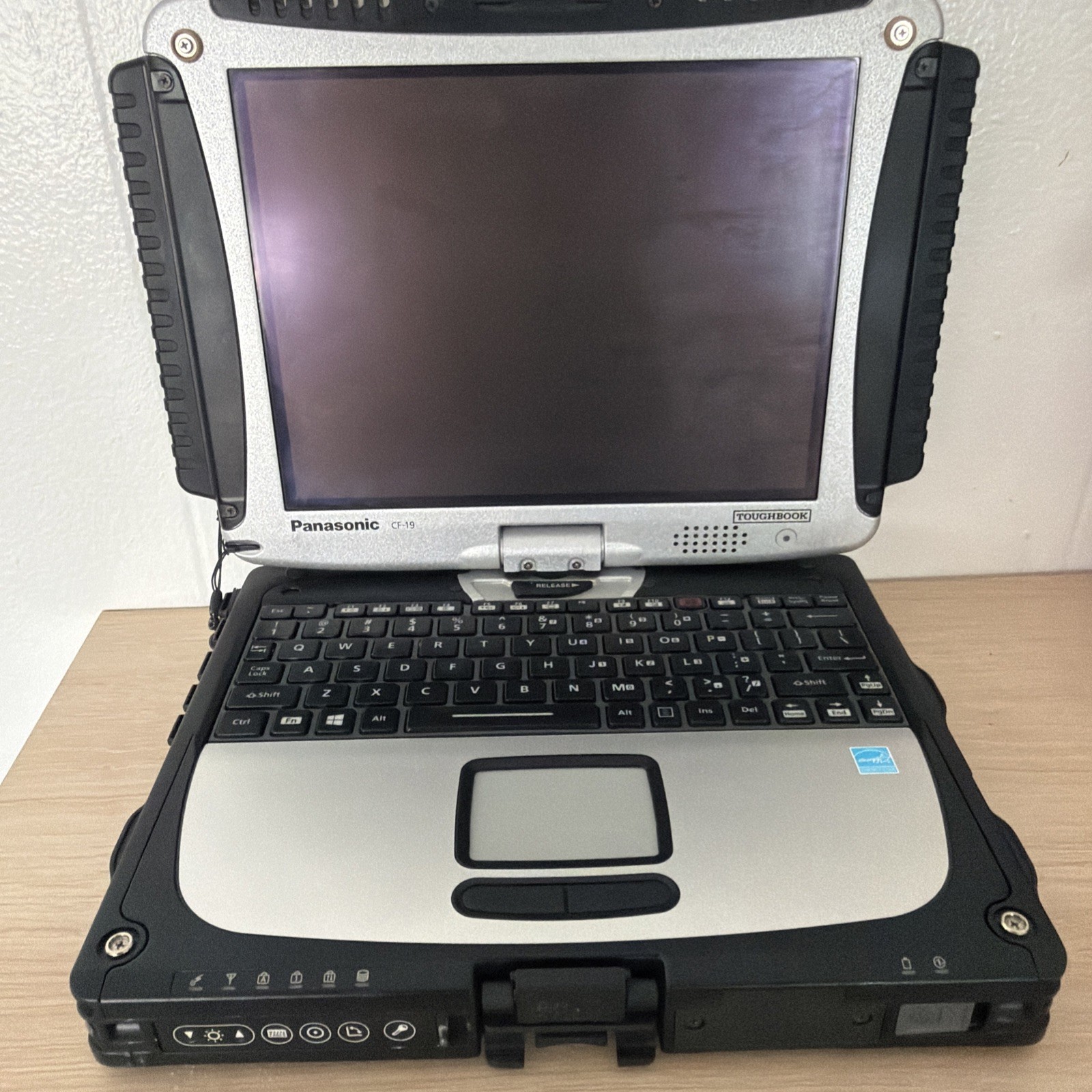 Panasonic Toughbook CF-19 i5-3610ME 2.7GHz 4GB RAM, 500GB HDD Windows 8 Pro gallery