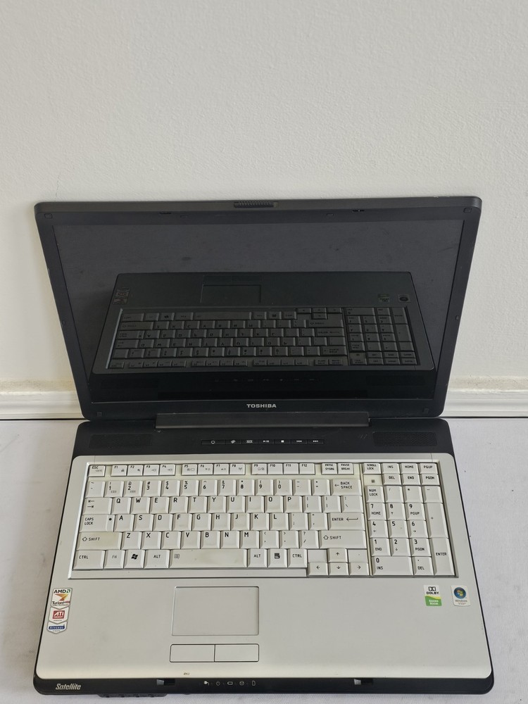 Toshiba Satellite P205D Laptop - AMD Turion 64 X2 - 2GB RAM - Parts/Repair READ