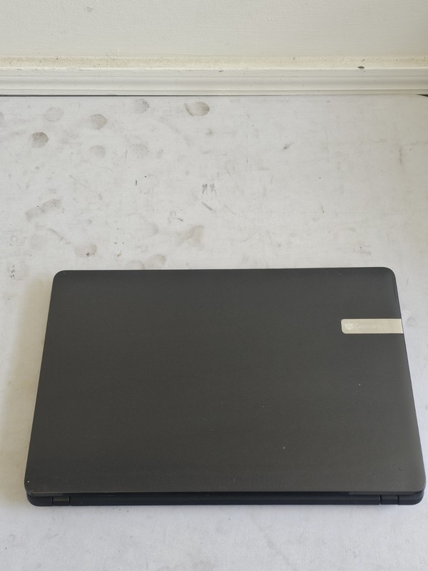 Gateway NE56R Laptop - Intel Celeron B820 - 3GB RAM - NO BATT - Parts - READ gallery