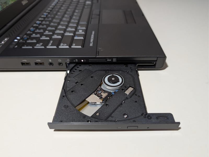 17" Dell Precision M6800 | i7 4th 16GB RAM 256GB SSD + 750GB HDD | FHD AMD DVD gallery