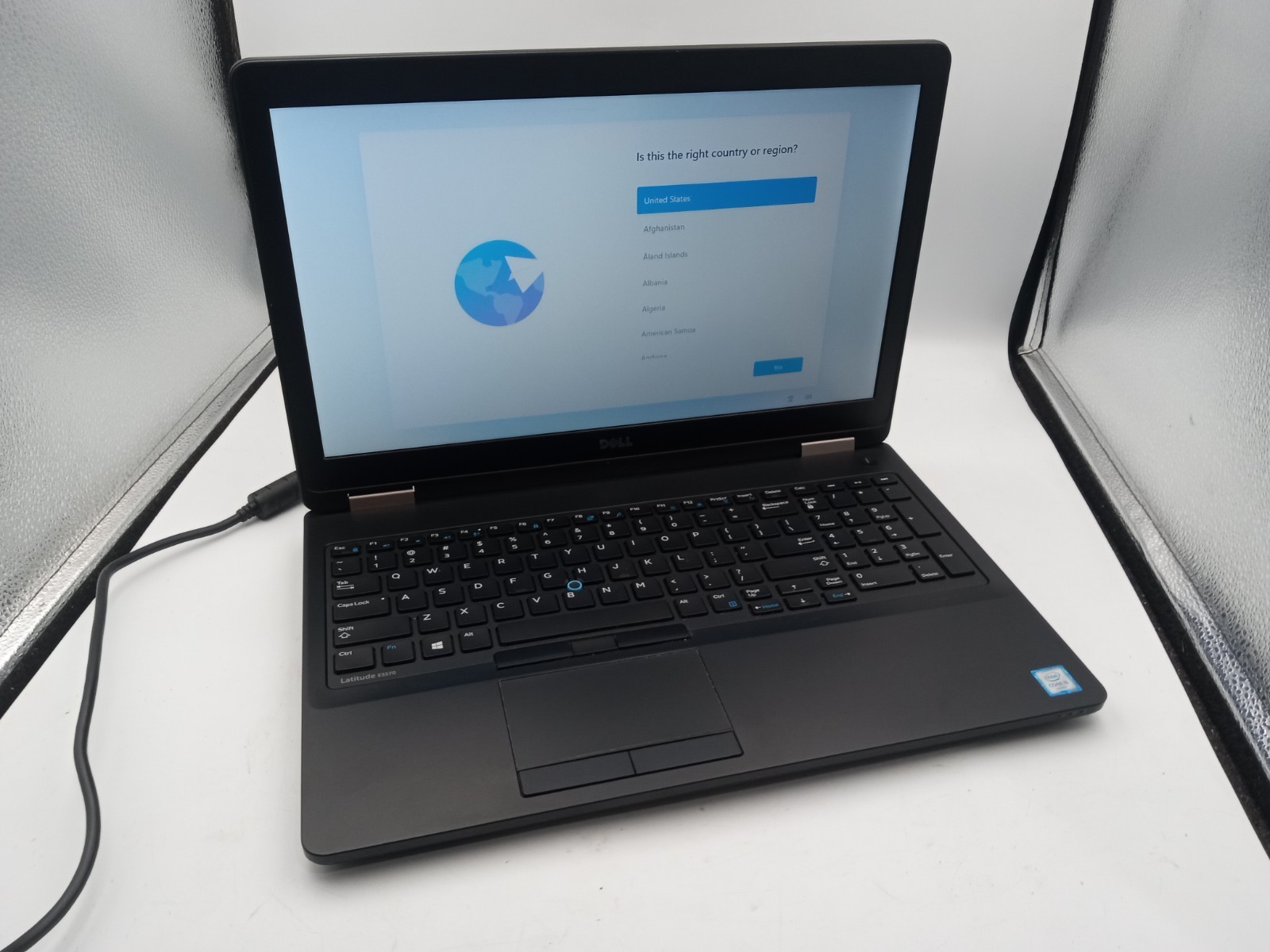 Dell Latitude E5570 15.6" i5-6300HQ 8GB RAM 128GB SSD Windows 11 -NO BATTERY -RR gallery