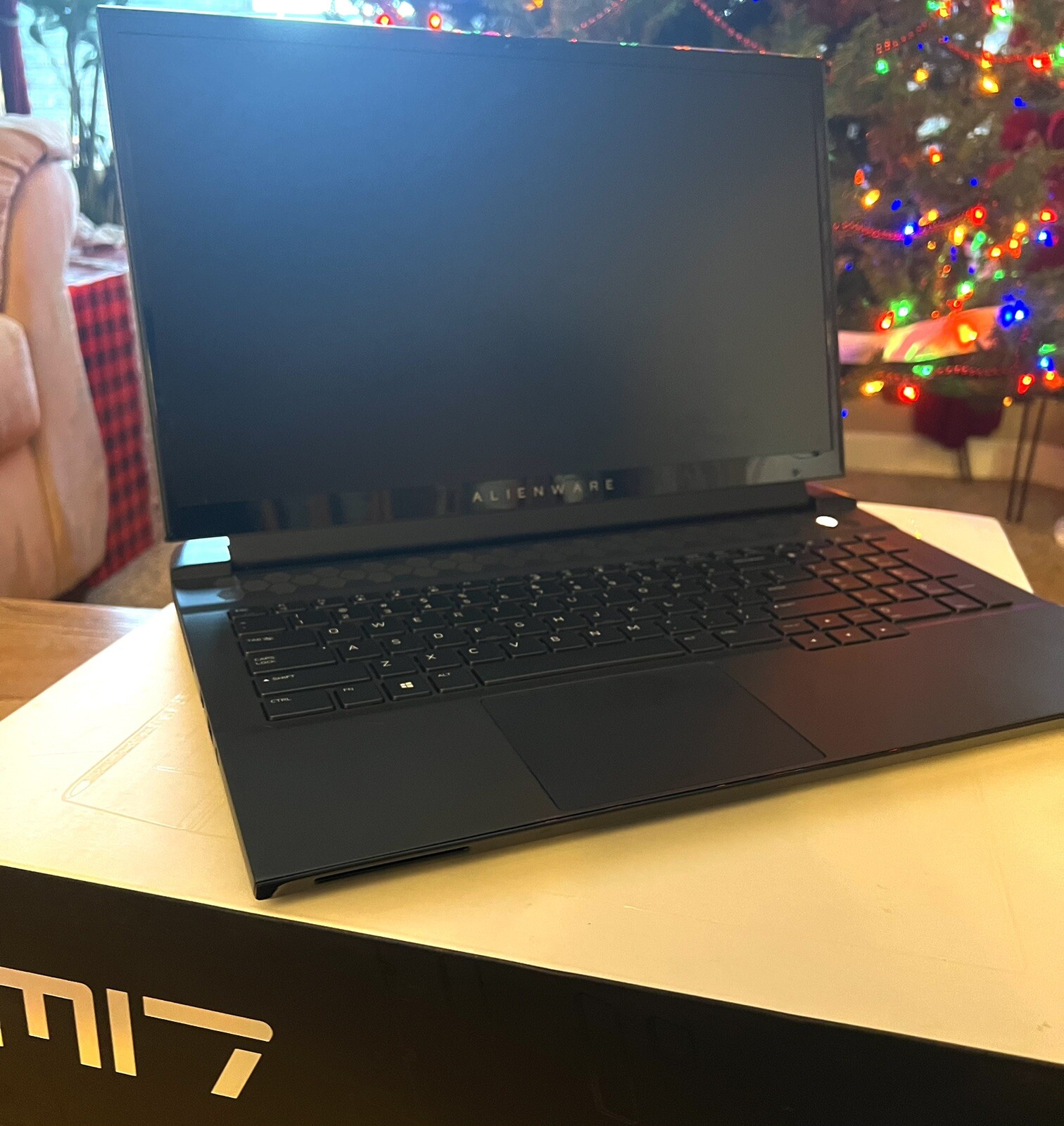 Alienware M17 R3 gaming laptop gallery