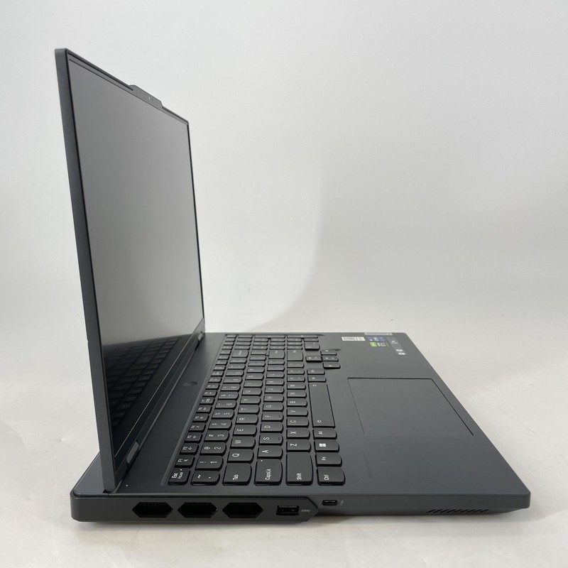 Lenovo Legion Pro 7i Gen 8 16 240Hz QHD+ 2.2GHz i9-13900HX 64GB 2TB/2TB RTX 4090 gallery