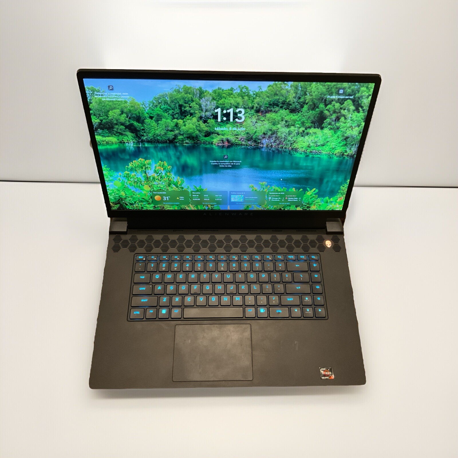 Alienware M17 R5 17.3'' (1TB SSD. AMD Ryzen 9 6900HX, 4.9GHz 16GB RAM) Gaming... gallery