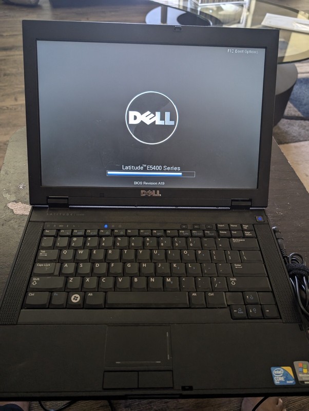 Dell Latitude E5400 Laptop INTEL CORE2 DUO T7250 2GHz 2GB 80GB gallery